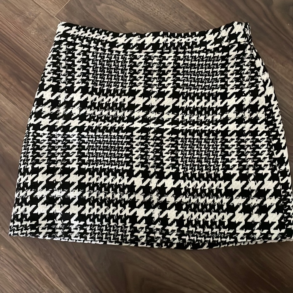 Pink Lily Black and White Houndstooth Mini Skirt